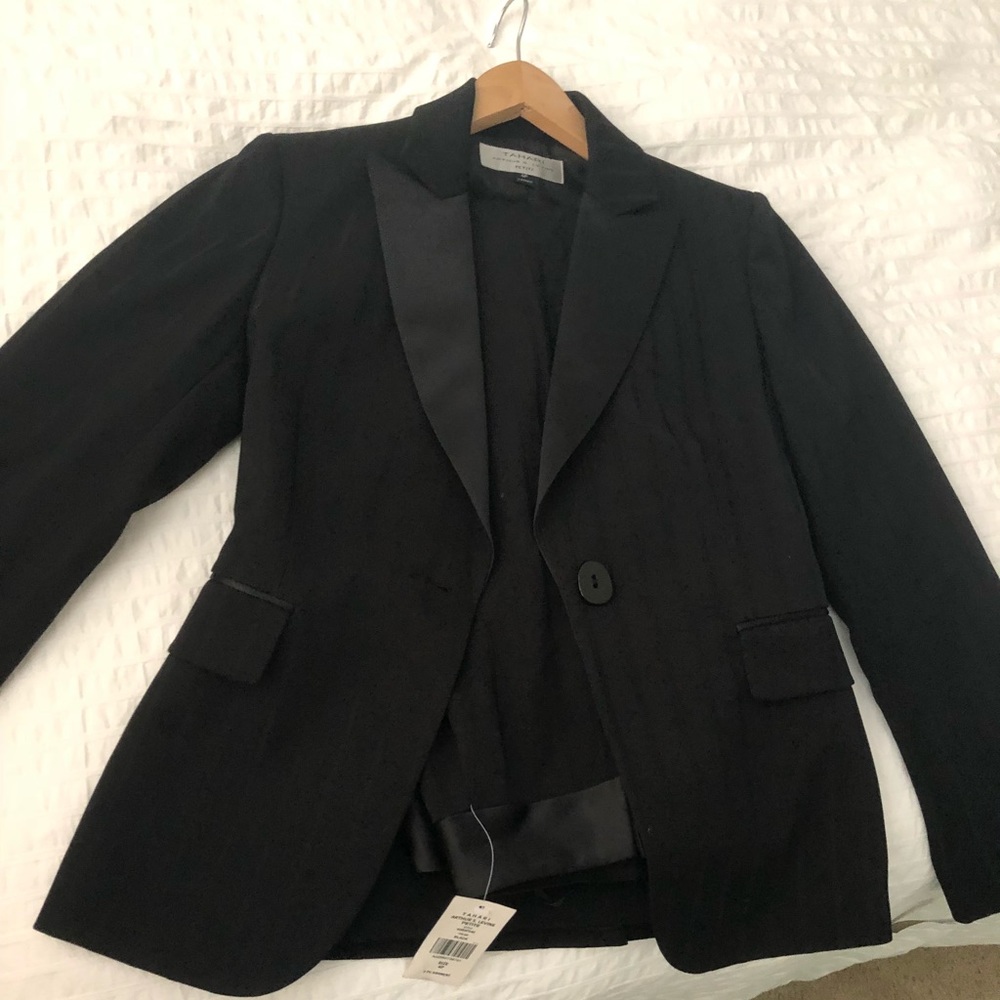 Tahari pant suit